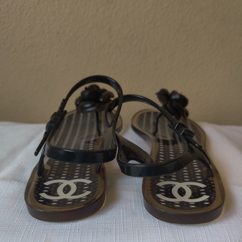 🔥🔥🔥CHANEL Camellia Black Jelly Sandals - Picture 3 of 5